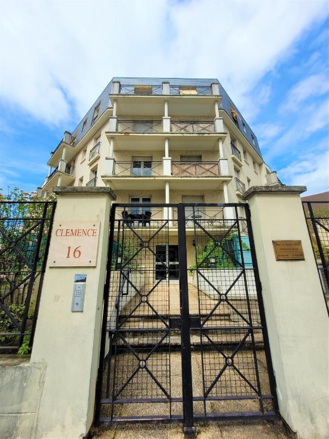Nid Douillet Plein De Charme Avec Parking Gratuit Apartment Chantilly