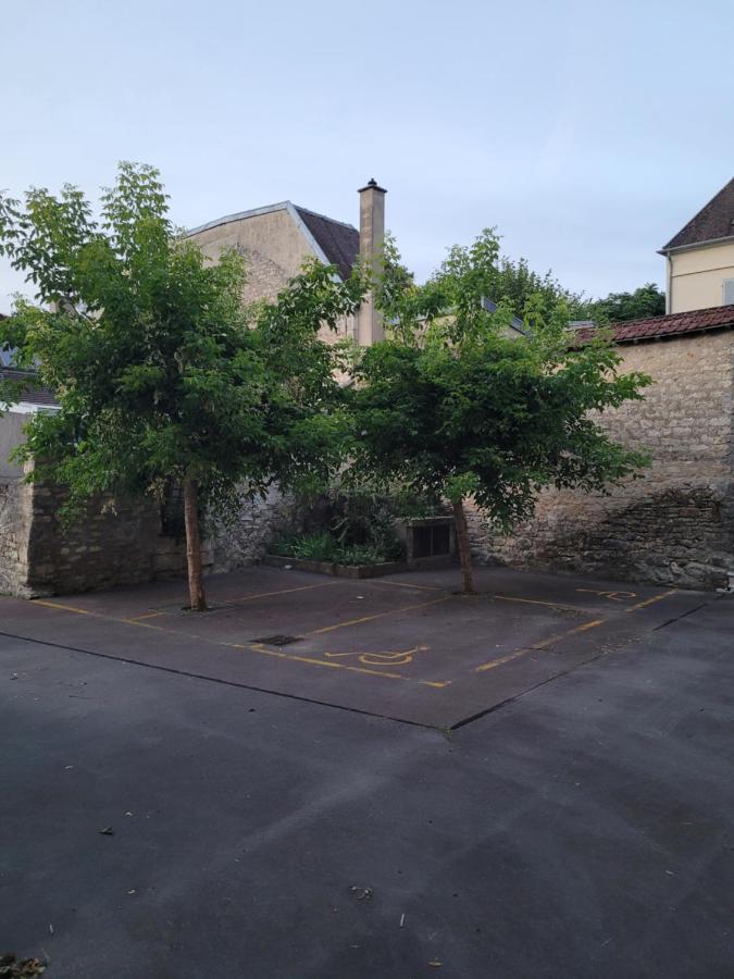 Nid Douillet Plein De Charme Avec Parking Gratuit Apartamento Chantilly